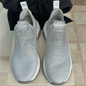 Steve Madden “mythical” shoes. 6.5